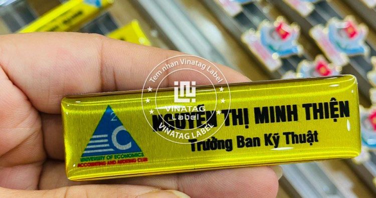Bang ten nhan vien inox dong hop kim khac laser logo Vinatag