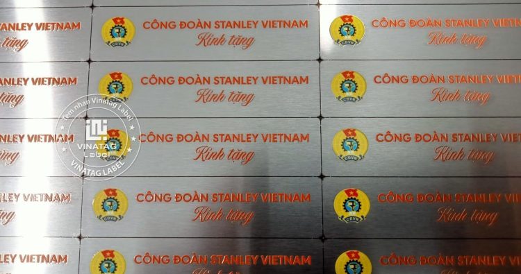 6 lý do nên chọn tem inox cho logo thương hiệu