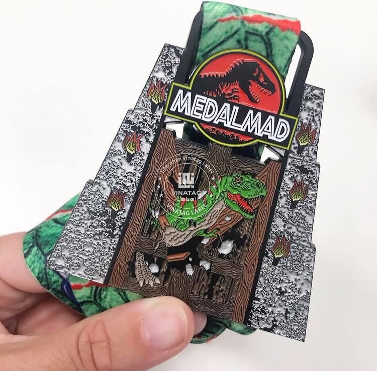 Bi quyet lua chon huy chuong Vinatag