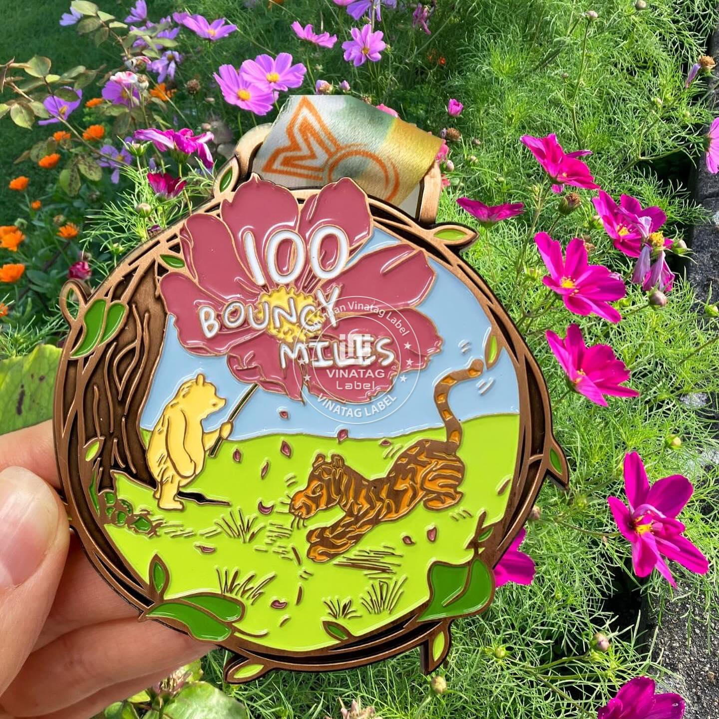 Huy chương độc quyền giúp nâng tầm thương hiệu. Thiet ke huy chuong doc quyen