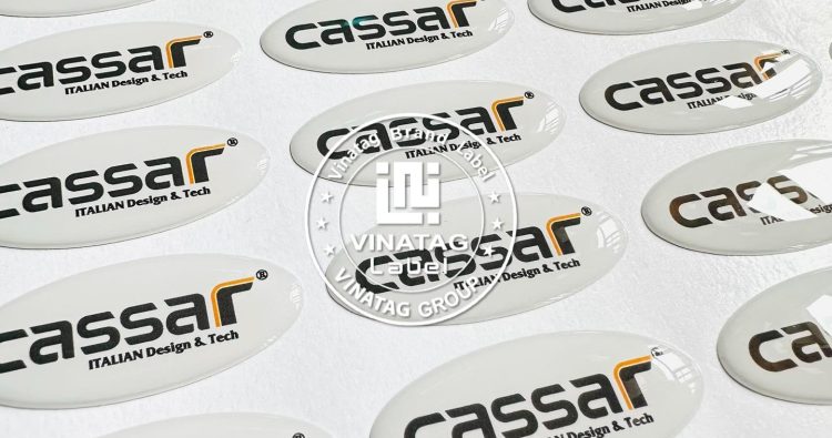 Tem epoxy logo phụ kiện ô tô chống trầy xước – quy trình sản xuất tem epoxy