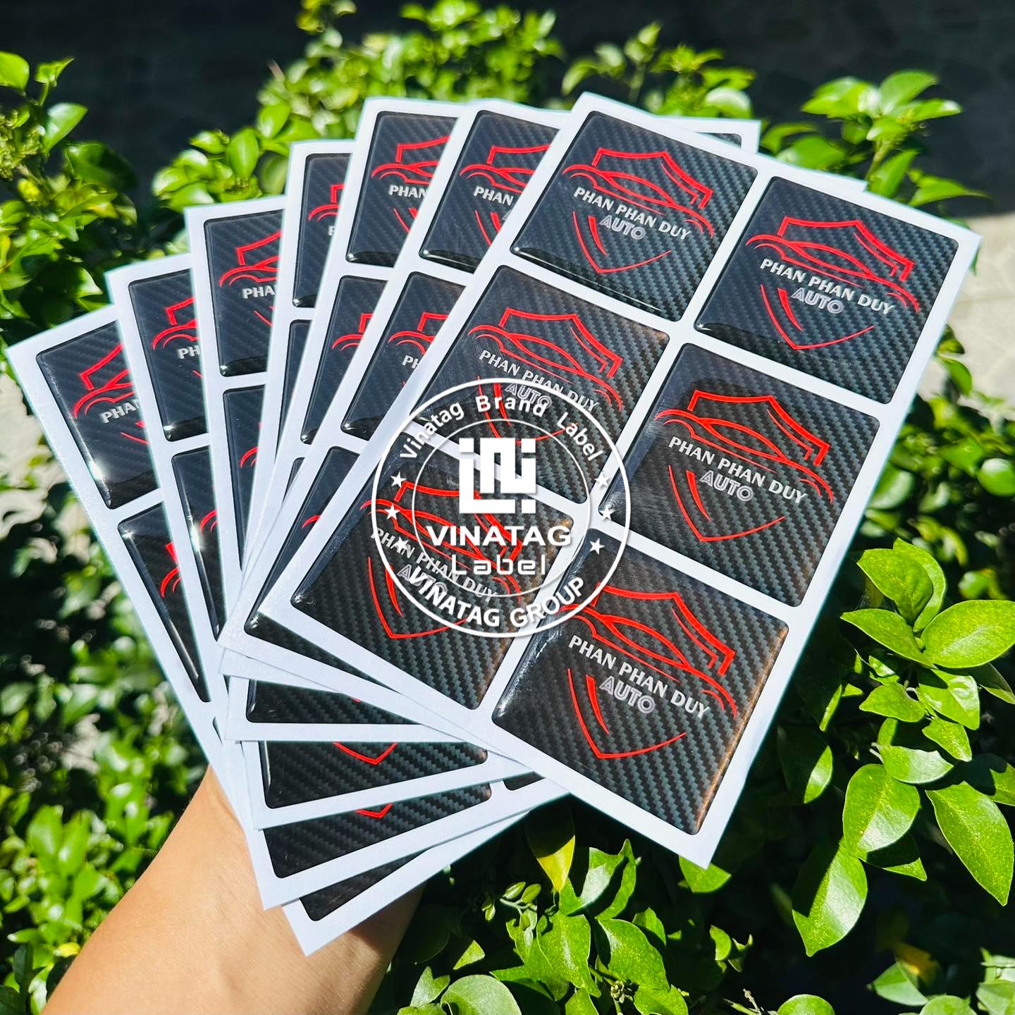 tem epoxy bảo hành - Tem epoxy logo phụ kiện xe vân carbon đỏ đen | Vinatag