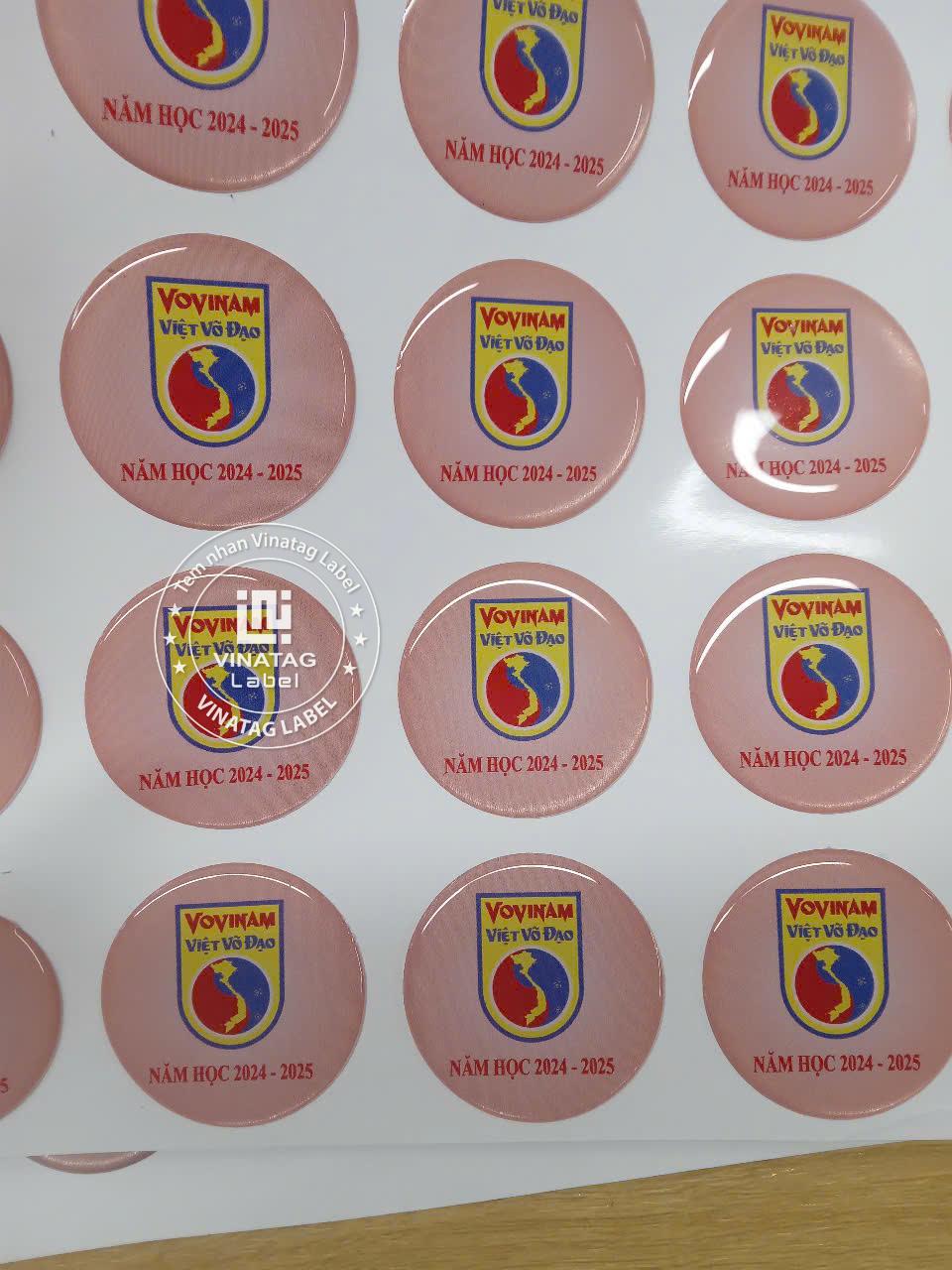 Tem epoxy logo tròn kỷ niệm phủ nổi 3D
